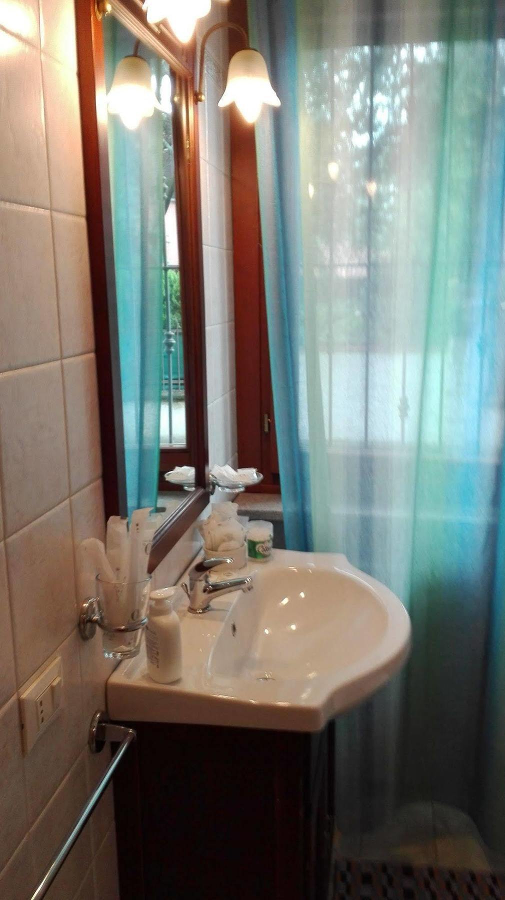 Residence Il Pino Saronno Eksteriør bilde